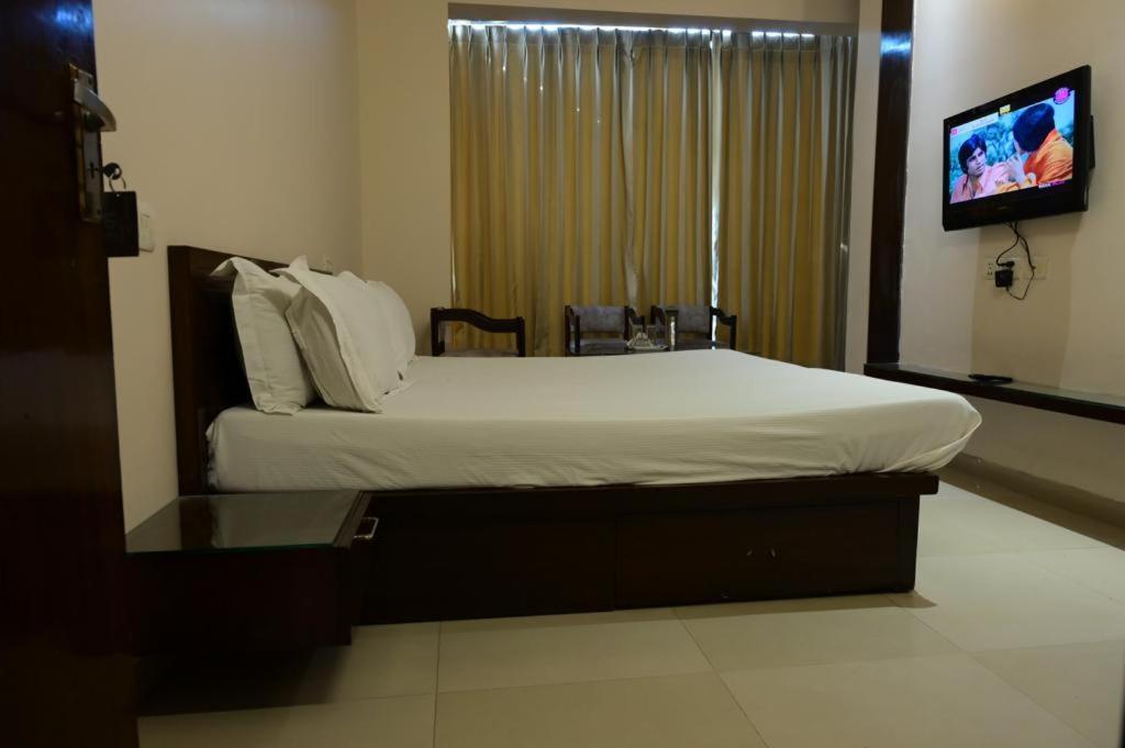 Maharani Regency Hotel Panchkula Exterior photo